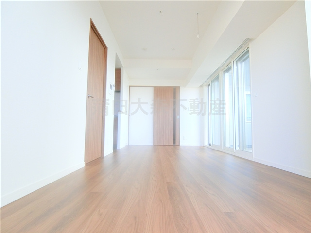 ステーションツインタワーズ糀谷フロント・ウエストの居間・リビング|LDK