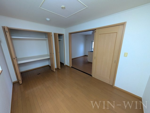 フォーリスト ヒルズ Aの洋室