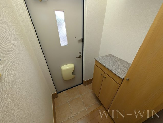 フォーリスト ヒルズ Aの玄関