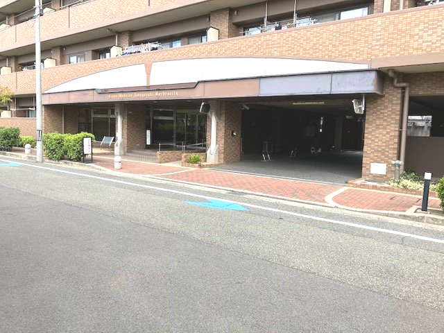 ライオンズマンション尼崎ガーデンシティのエントランス