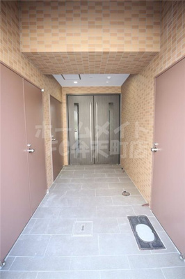 【ロビー】 | Blue西長堀 | 清潔なロビーです