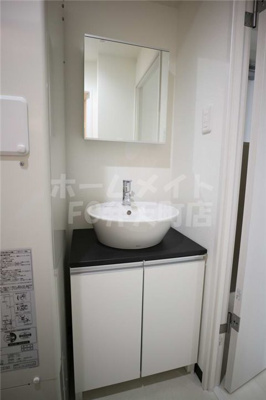 【洗面所】 | Blue西長堀 | 脱衣スペースもあります