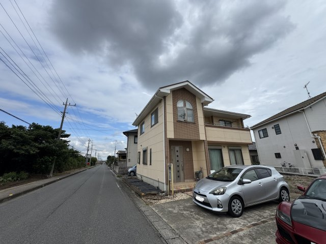 -三丁目不動産- 深谷市人見　吹き抜けのあるお家の前面道路含む現地写真|前面道路含む現地写真です