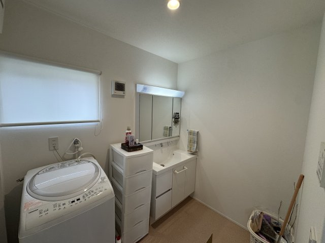 -三丁目不動産-　本庄市柏　注文住宅　オール電化の洗面所|明るい洗面所です