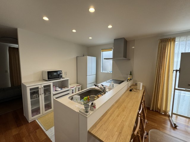 -三丁目不動産-　本庄市柏　注文住宅　オール電化のキッチン|キッチンでお料理をお楽しみください