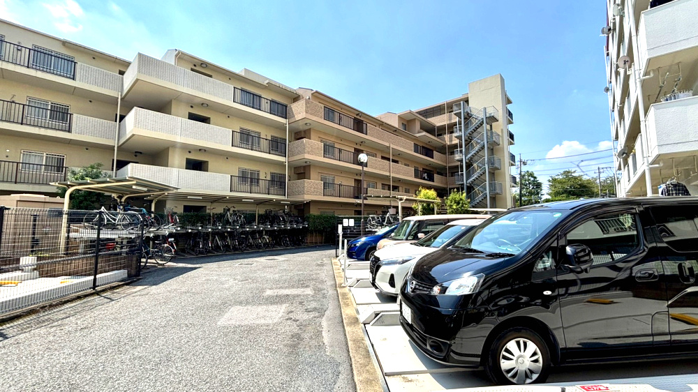 デュオガーデン川口さくらの杜の駐輪場|区分所有者様は無料でお使いになられます。