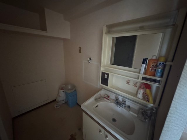 －三丁目不動産-　本庄スカイハイツB棟4階　EV付の独立洗面台|使いやすい独立洗面台です