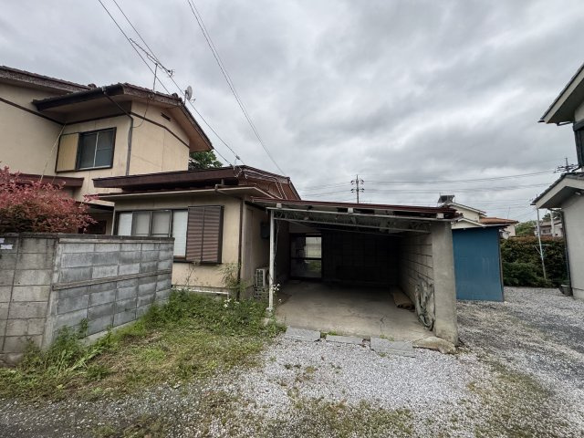 －三丁目不動産-　秩父市近戸町　敷地広々約114坪の外観