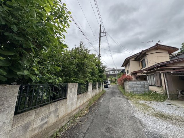 －三丁目不動産-　秩父市近戸町　敷地広々約114坪の外観