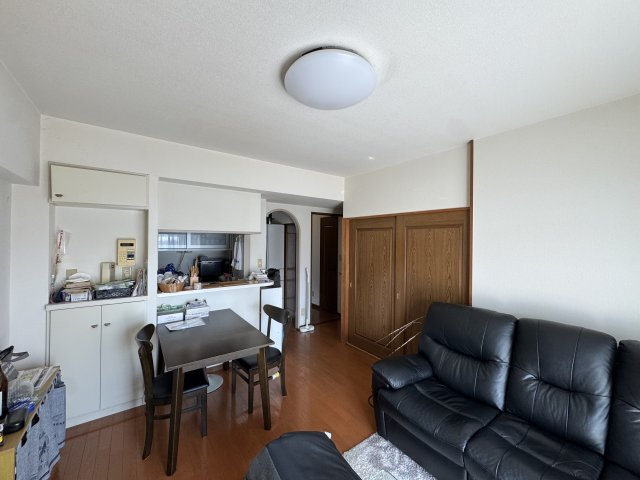 -三丁目不動産-シティホームズ行田弐番館-の居間・リビング|使いやすいリビングです