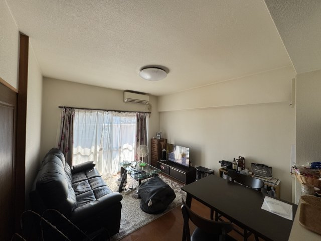 -三丁目不動産-シティホームズ行田弐番館-の居間・リビング|使いやすいリビングです