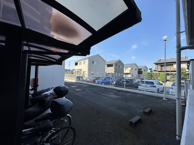 -三丁目不動産-シティホームズ行田弐番館-の駐輪場