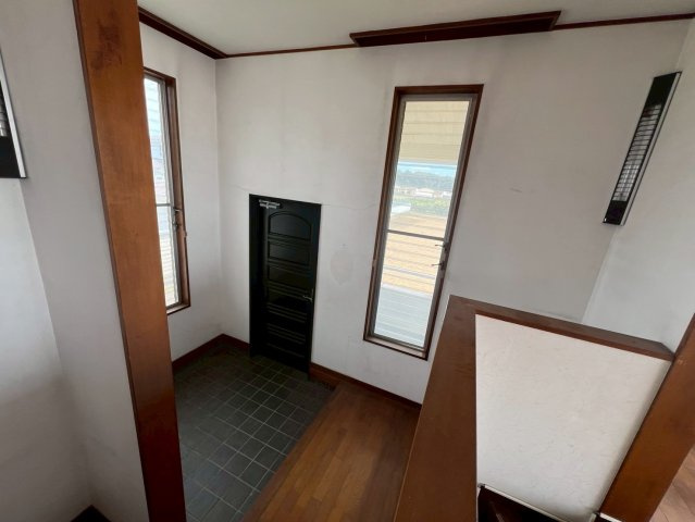 －三丁目不動産-熊谷市樋春　RC造木造の玄関|シンプルで使いやすい玄関です