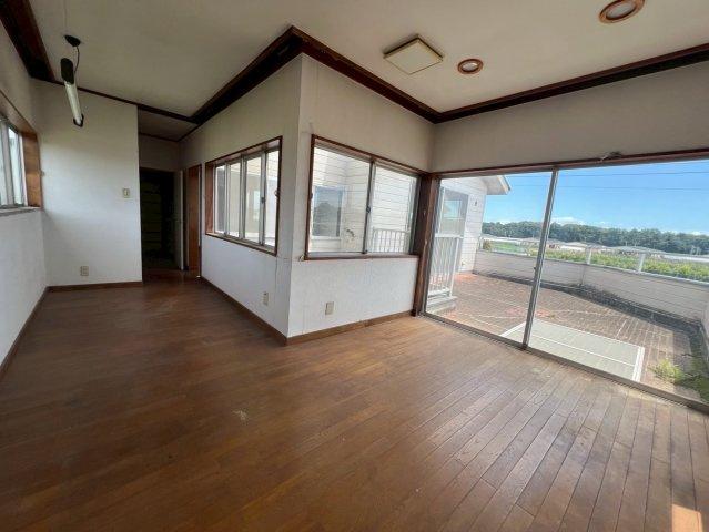 －三丁目不動産-熊谷市樋春　RC造木造の洋室|使い勝手のいい洋室です