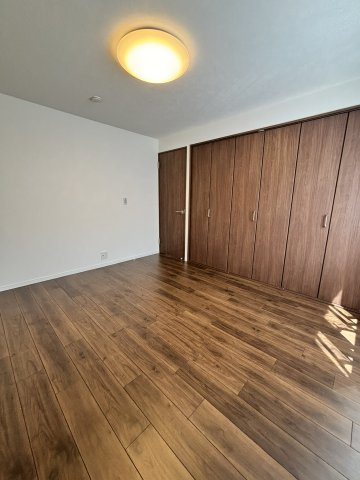 志木市本町二丁目戸建の洋室|広々とした洋室です