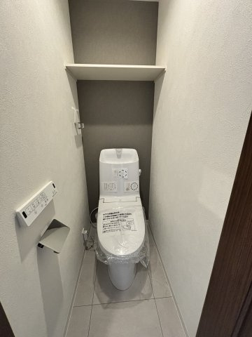 志木市本町二丁目戸建のトイレ|ゆったりとした空間のトイレです