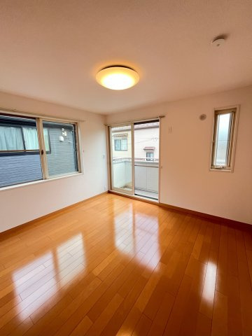 さいたま市緑区大間木二丁目戸建の洋室|スタンダードな洋室です