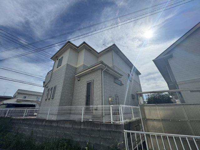 －三丁目不動産-　熊谷市新島　平成18年駐車3台の外観|外観です