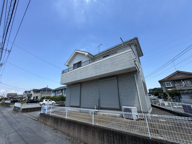 －三丁目不動産-　熊谷市新島　平成18年駐車3台の外観