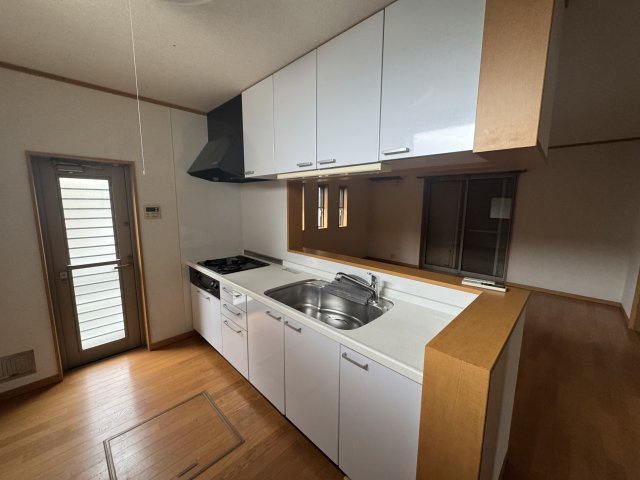 －三丁目不動産-　熊谷市新島　平成18年駐車3台のキッチン|キッチンです