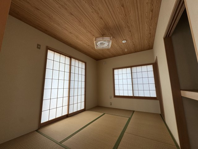 －三丁目不動産-　熊谷市新島　平成18年駐車3台の和室|い草の香りが落ち着く素敵な和室です