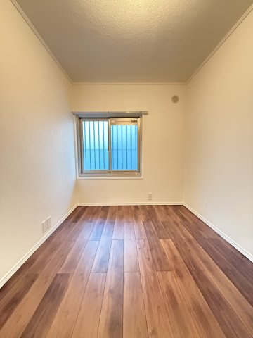 志木ニュータウン中央の森弐番街4号棟の洋室|広々とした洋室です