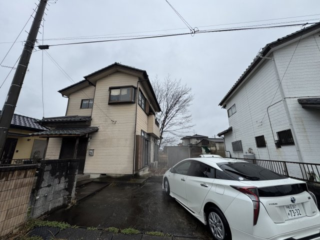 -三丁目不動産-行田市馬見塚の駐車場|駐車場があるので、車を買う予定の方も安心です