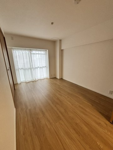 パールハイツ原山の洋室|個人の部屋や寝室として使える洋室です