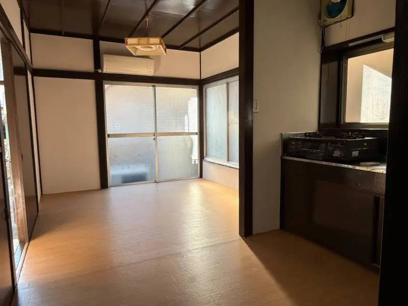 埼玉県ふじみ野市桜ケ丘二丁目 中古戸建の居間・リビング|使いやすい居間です