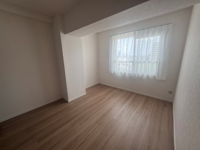 浦和白幡東高層住宅１号棟の洋室|コンパクトで使いやすい洋室です