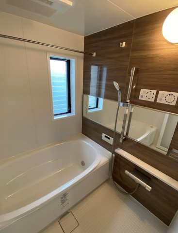 越谷市東越谷五丁目戸建の浴室|コンパクトで使いやすいお風呂です