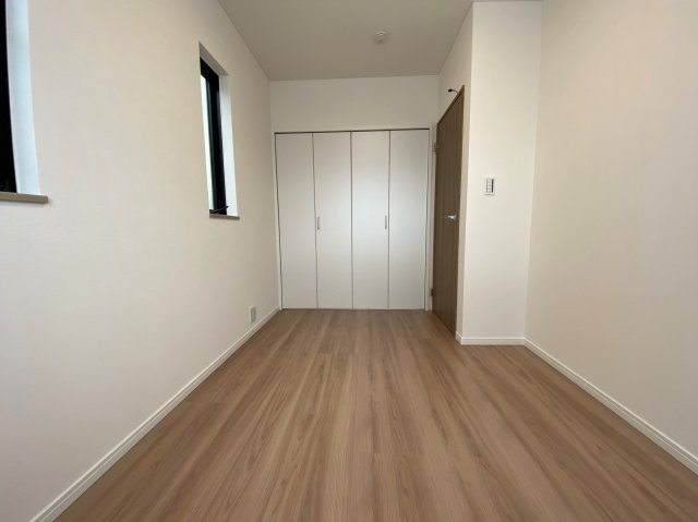 越谷市東越谷五丁目戸建の洋室|使い勝手のいい洋室です