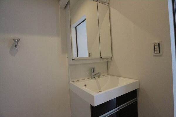 GRANDTIC桜本町の洗面所