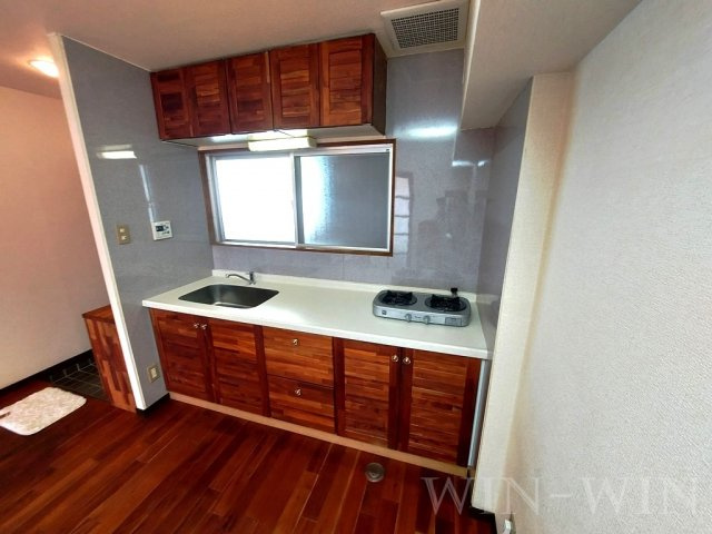 ユトリロ西松山のキッチン