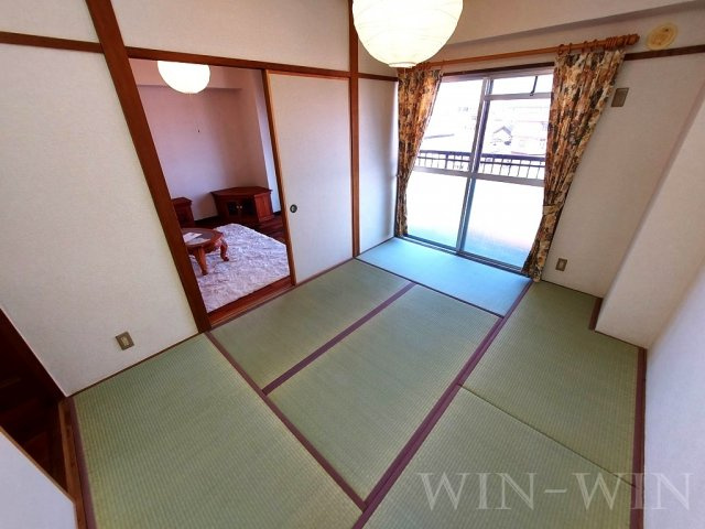ユトリロ西松山の和室