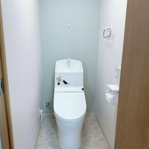 【トイレ】 | パラスト中板橋 | 温水洗浄便座付きなので、快適にご使用いただけます。