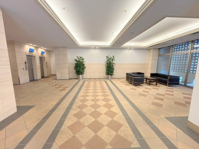 セレッソコート新大阪のエントランス