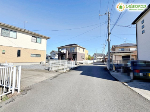 熊谷市代　中古戸建の前面道路含む現地写真