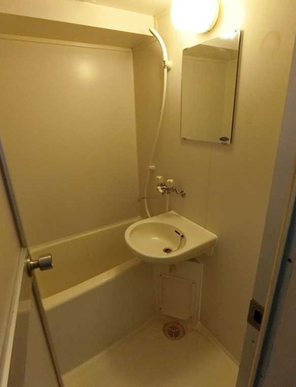 ことぶきビル　駅近　最上階　陽当たり良好　の浴室