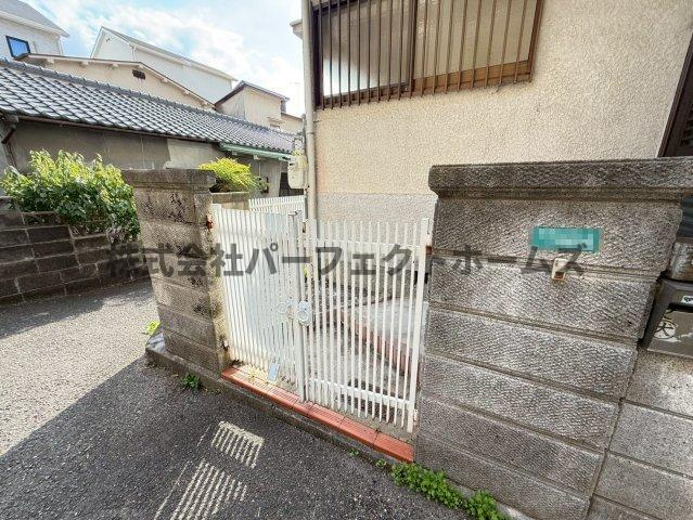 香里ヶ丘1丁目戸建　賃貸のエントランス|清潔なエントランスです