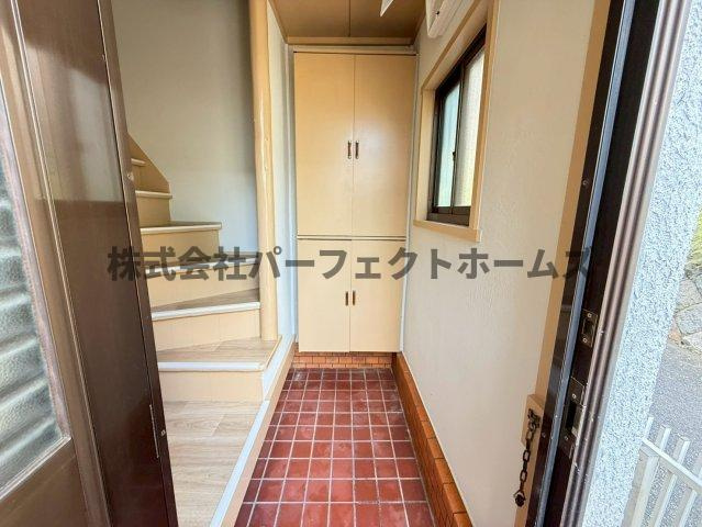 香里ヶ丘1丁目戸建　賃貸の玄関|ゆったりとした玄関です