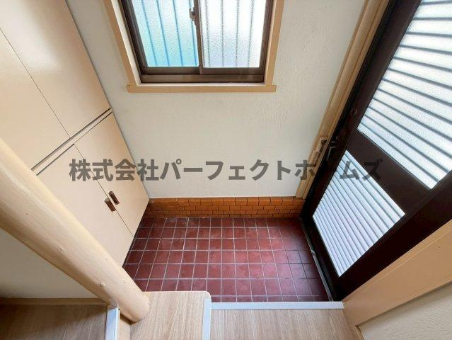 香里ヶ丘1丁目戸建　賃貸の玄関|きれいな玄関です