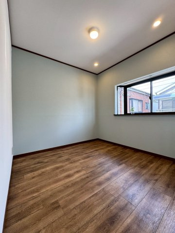 守口市佐太中町五丁目の洋室|全室窓付きで明るいお部屋となっております。