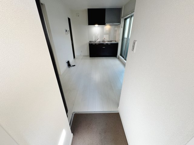 ＣＬＯＶＥＲ　ＮＡＧＡＴＳＵＫＡの玄関