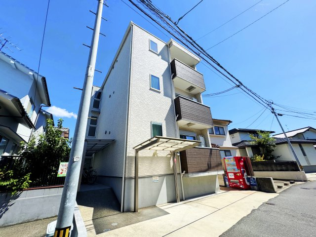 ＣＬＯＶＥＲ　ＮＡＧＡＴＳＵＫＡの外観