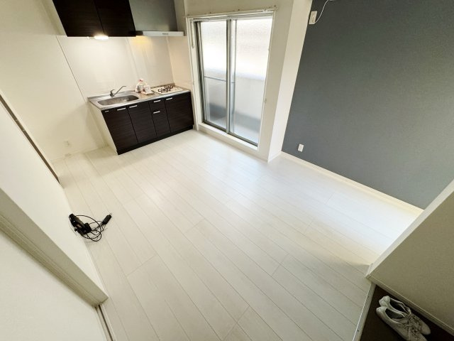 ＣＬＯＶＥＲ　ＮＡＧＡＴＳＵＫＡの居間・リビング