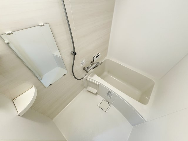 ＣＬＯＶＥＲ　ＮＡＧＡＴＳＵＫＡの浴室