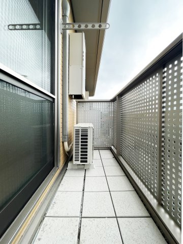 シャーメゾン昭和　Ⅱ棟のバルコニー