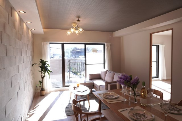 セントラルメゾン草加の居間・リビング