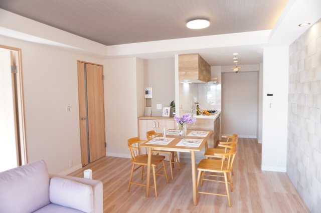 セントラルメゾン草加の居間・リビング